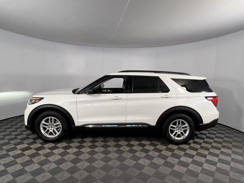Used 2025 Ford Explorer Active image 9
