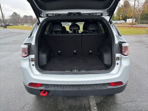 Used 2024 Jeep Compass Trailhawk image 8