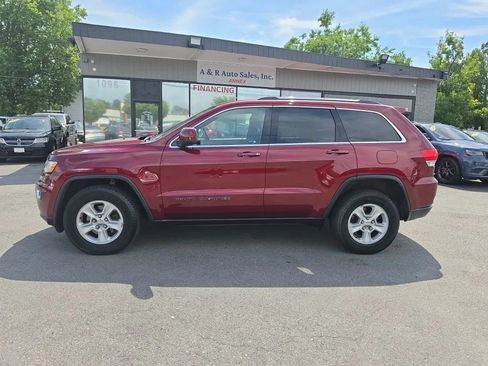 Used 2017 Jeep Grand Cherokee Laredo w/ Quick Order Package 23E AWD/4WD image 4