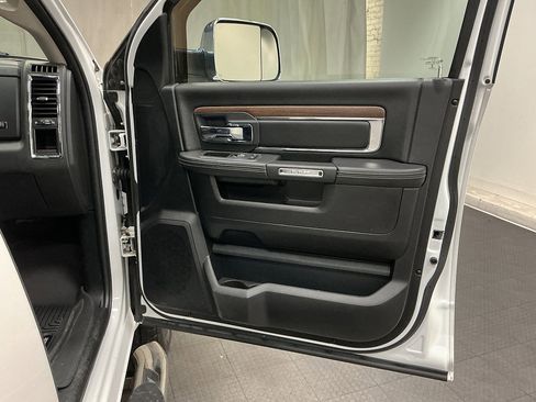 Used 2017 RAM 2500 Laramie AWD/4WD image 37
