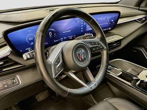Used 2025 Buick Enclave Preferred AWD/4WD image 18