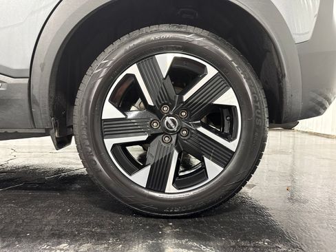 Used 2025 Nissan Kicks SV AWD/4WD image 10