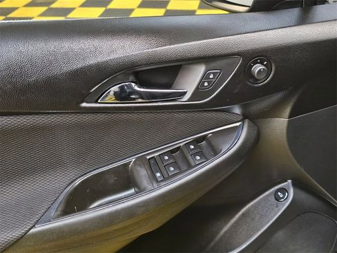 Used 2017 Chevrolet Cruze LT image 23