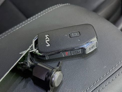 Used 2024 Kia Seltos EX FWD image 22