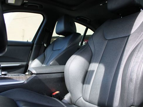 Used 2020 BMW 330i Sedan w/ Convenience Package image 13