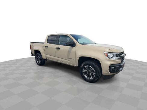 Used 2022 Chevrolet Colorado Z71 AWD/4WD image 2