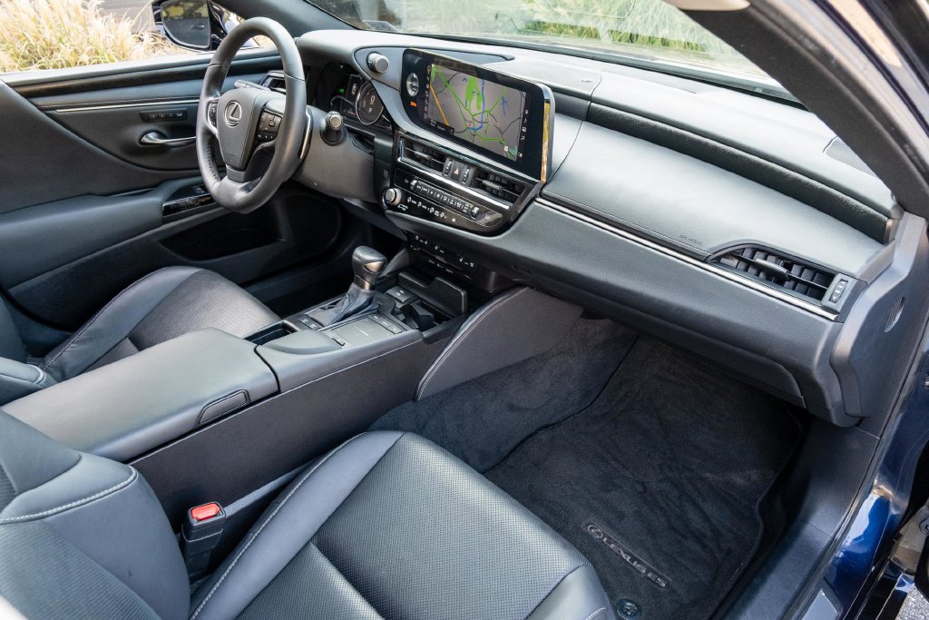 Used 2022 Lexus ES 300h w/ Premium Package FWD image 24