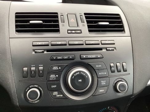 Used 2013 MAZDA MAZDA3 i SV FWD image 25