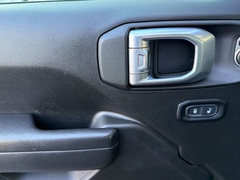 Used 2023 Jeep Wrangler Unlimited image 8