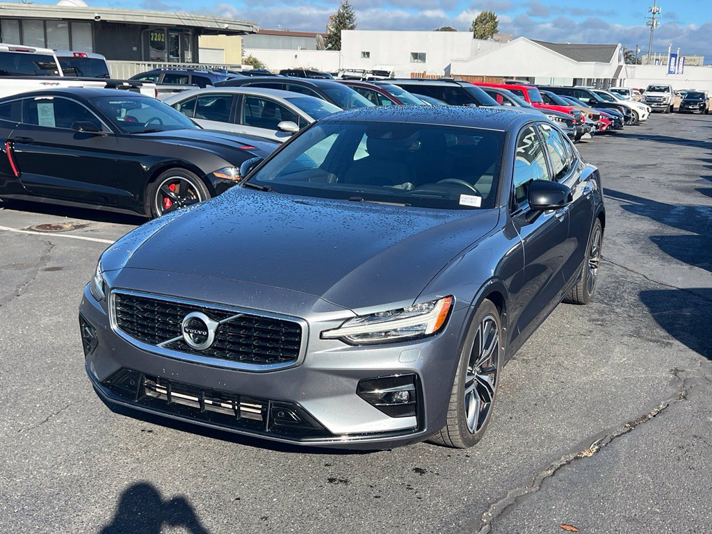 Used 2019 Volvo S60 T5 R-Design FWD image 3