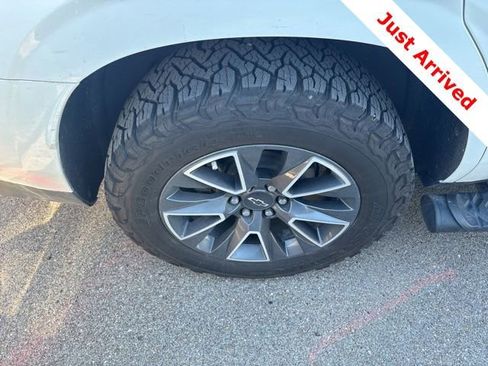 Used 2023 Chevrolet Tahoe Z71 w/ Luxury Package AWD/4WD image 19