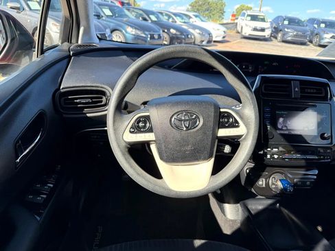 Used 2017 Toyota Prius Two image 16