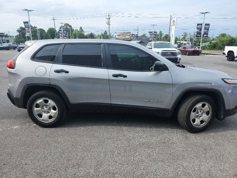 Used 2014 Jeep Cherokee Sport AWD/4WD image 13