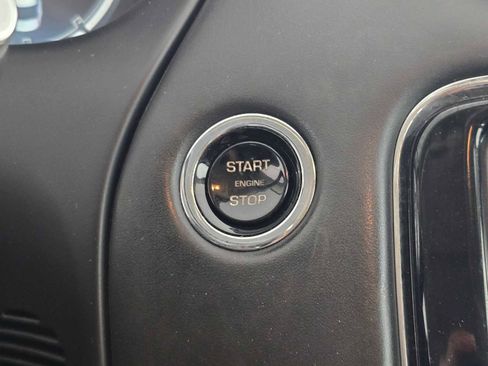 Used 2015 Jaguar XJ L Portfolio image 59