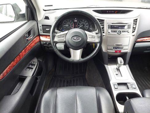 Used 2011 Subaru Outback 2.5i Limited w/ PWR Moonroof Pkg AWD/4WD image 10