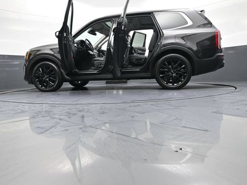 Certified 2022 Kia Telluride SX w/ SX Prestige Package AWD/4WD image 51