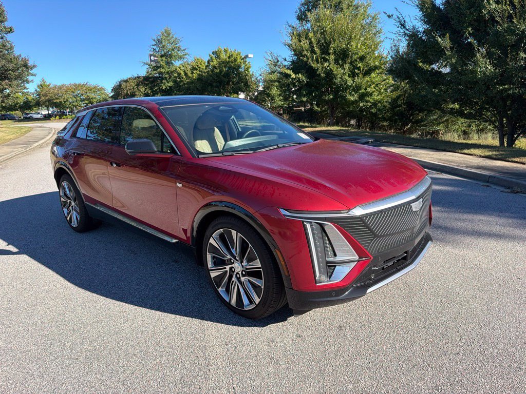 Certified 2025 Cadillac Lyriq Luxury w/ Nappa Leather Package AWD/4WD image 8