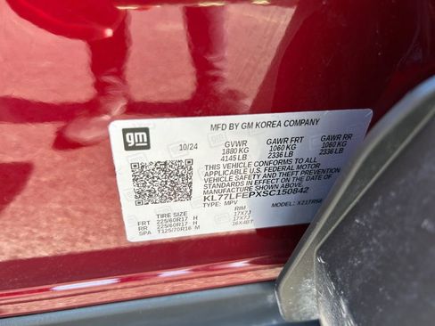 Used 2025 Chevrolet Trax LS FWD image 34