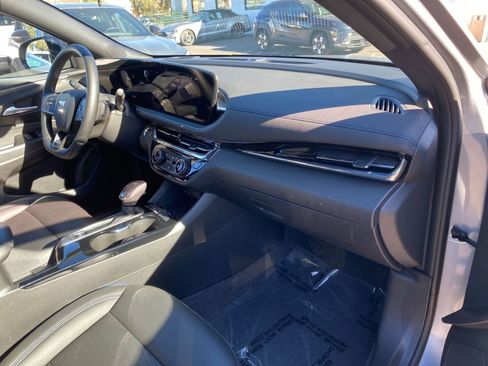 Used 2025 Buick Envista Sport Touring image 35