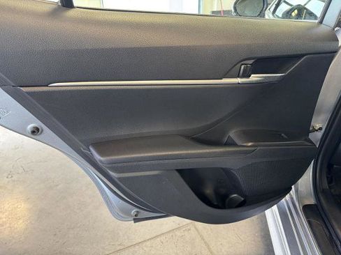 Used 2022 Toyota Camry SE image 25