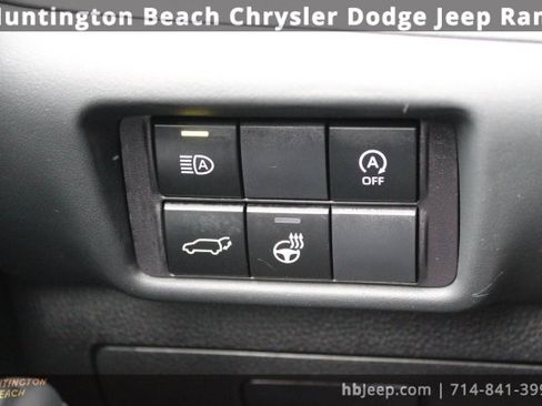 Used 2023 Toyota Highlander Limited image 19