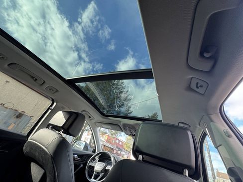 Used 2020 Audi Q5 2.0T Premium w/ Convenience Package AWD/4WD image 18