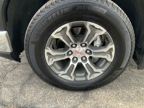 Certified 2025 GMC Sierra 1500 SLT image 10