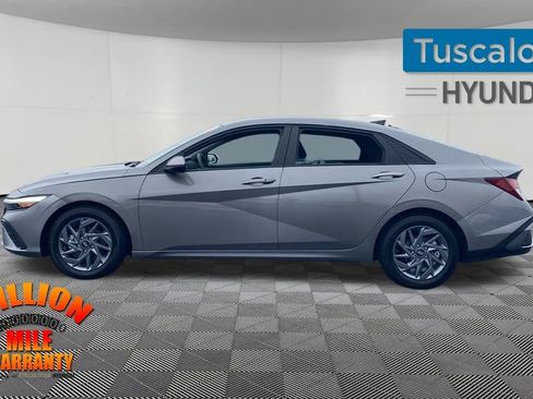 Used 2024 Hyundai Elantra SEL image 5