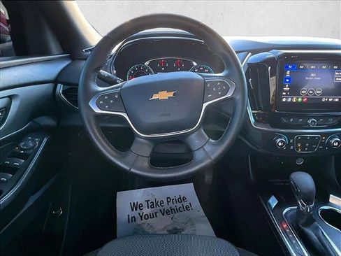 Used 2023 Chevrolet Traverse LT FWD image 7