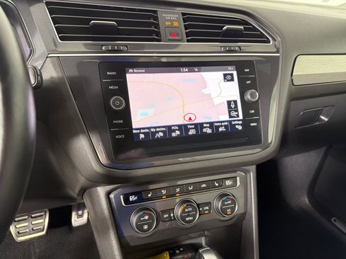 Used 2019 Volkswagen Tiguan SEL Premium R-Line AWD/4WD image 18