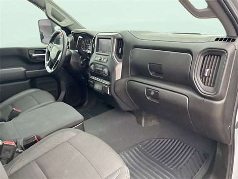 Used 2024 Chevrolet Silverado 2500 Custom w/ Custom Value Package image 12