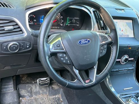 Used 2020 Ford Edge ST w/ Cold Weather Package AWD/4WD image 4