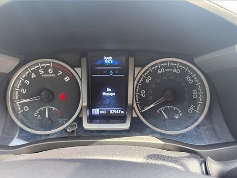 Used 2021 Toyota Tacoma SR5 RWD image 21