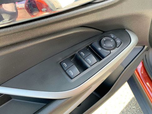 Certified 2024 Chevrolet Trax RS w/ Sunroof Package FWD image 21