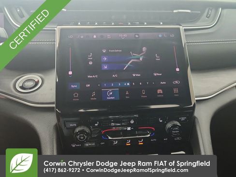 Used 2023 Jeep Grand Cherokee Limited w/ Black Appearance Package image 28