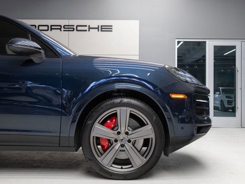 Certified 2024 Porsche Cayenne S image 11