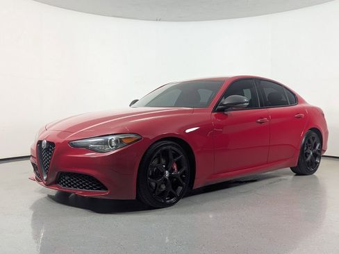 Used 2019 Alfa Romeo Giulia w/ Nero Edizione RWD image 3