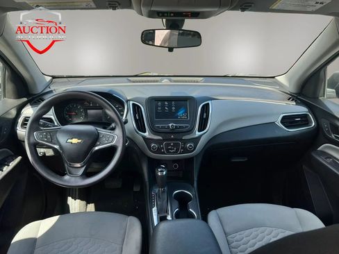 Used 2018 Chevrolet Equinox LS FWD image 12