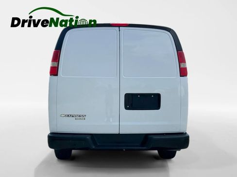 Used 2015 Chevrolet Express 2500 image 6