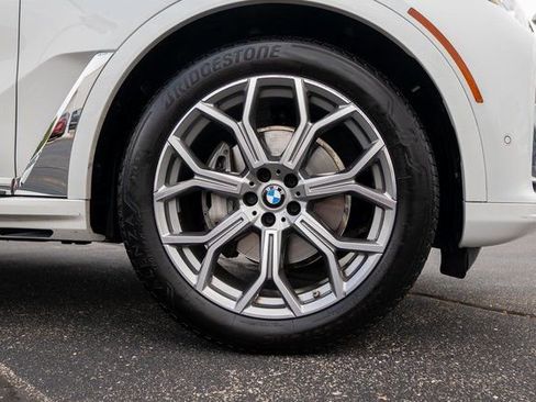 Used 2022 BMW X7 xDrive40i w/ Premium Package image 12
