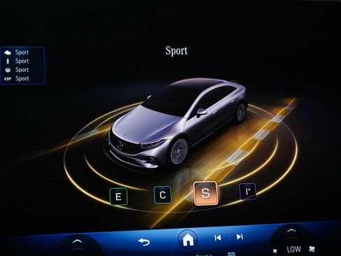 Used 2023 Mercedes-Benz EQS 580 4MATIC Sedan image 23