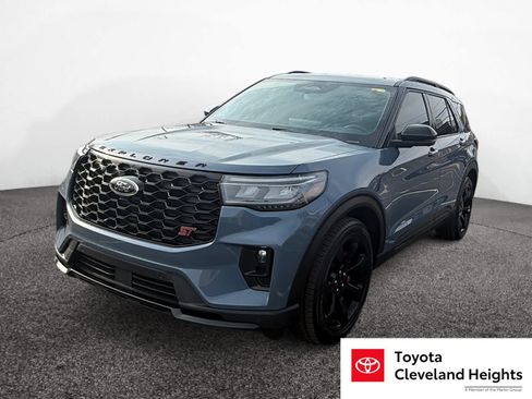 Used 2025 Ford Explorer ST image 1