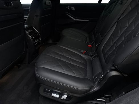 Used 2023 BMW X7 xDrive40i w/ M Sport Package AWD/4WD image 34