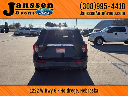 Used 2021 Ford Explorer XLT image 7