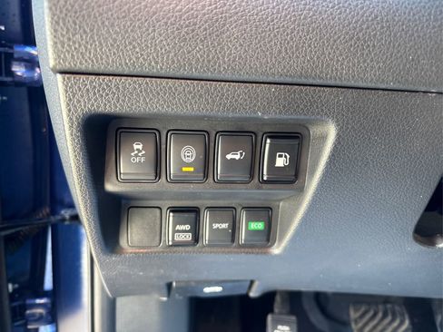 Used 2020 Nissan Rogue SV image 37