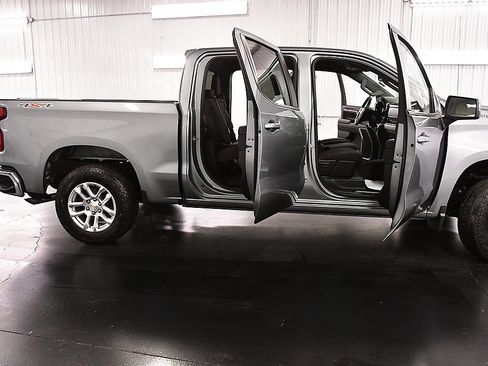 Used 2023 Chevrolet Silverado 1500 LT AWD/4WD image 31