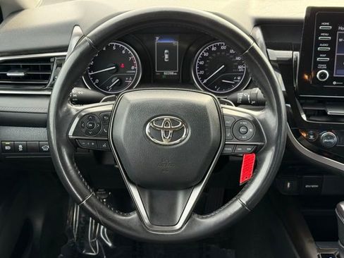 Used 2023 Toyota Camry SE image 18