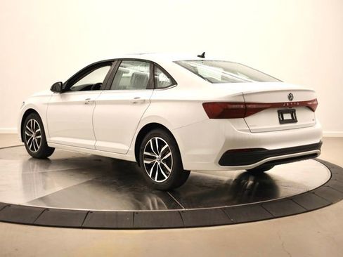 New 2026 Volkswagen Jetta SE image 5