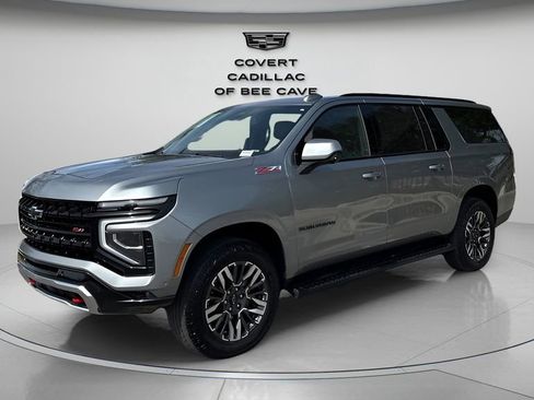 Used 2025 Chevrolet Suburban Z71 image 3