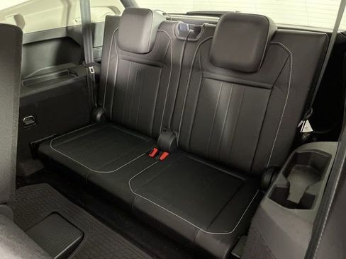 Used 2023 Volkswagen Tiguan SE image 44